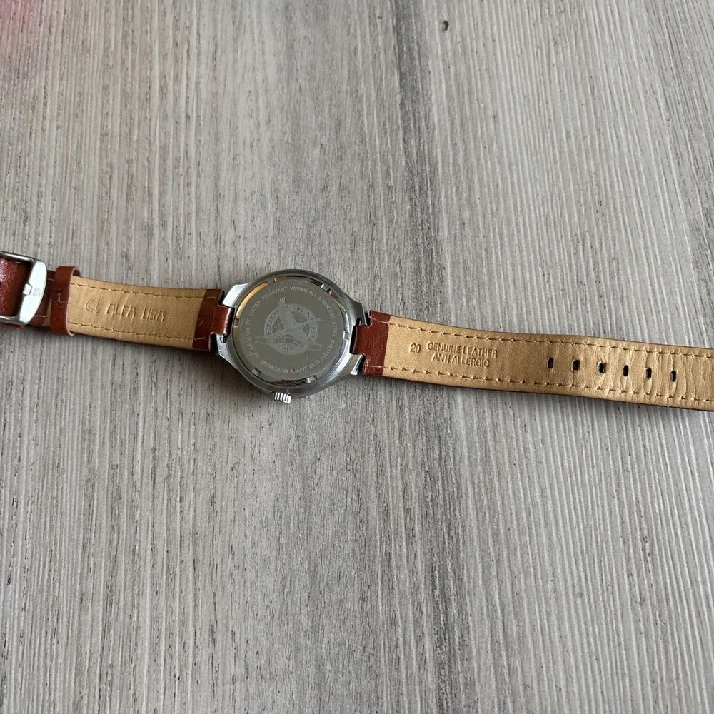 Eddie Bauer V8V006 3 Eye Gray Dial Chronograph Mens Watch Vintage Leather Band